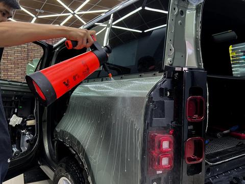 Land Rover Defender — фото 1