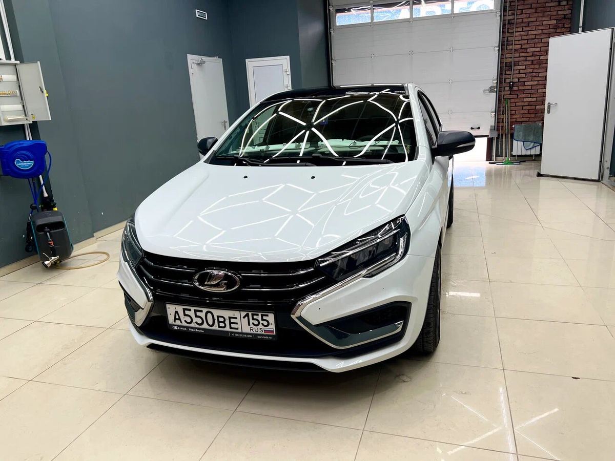 Lada Vesta после оклейки защитной плёнкой