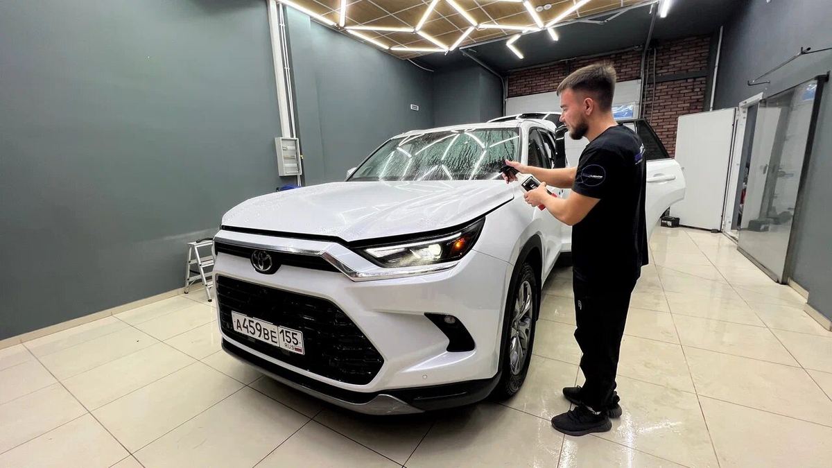 Toyota Grand Highlander после оклейки защитной плёнкой
