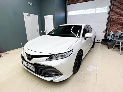 Toyota Camry — фото 2