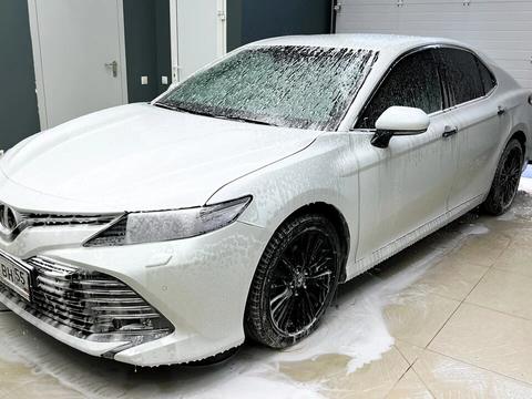 Toyota Camry — фото 12