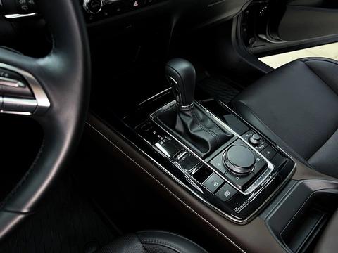 Mazda CX-30 — фото 15