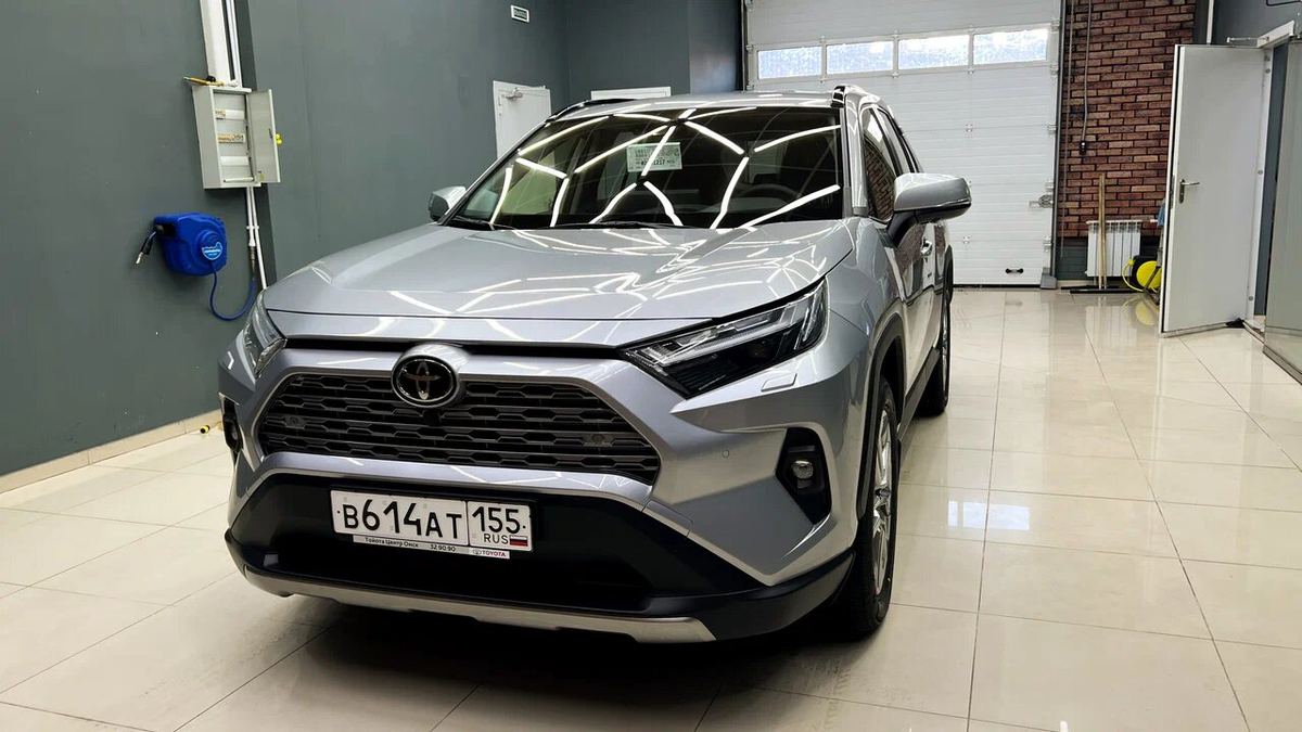 Toyota RAV4 после оклейки защитной плёнкой