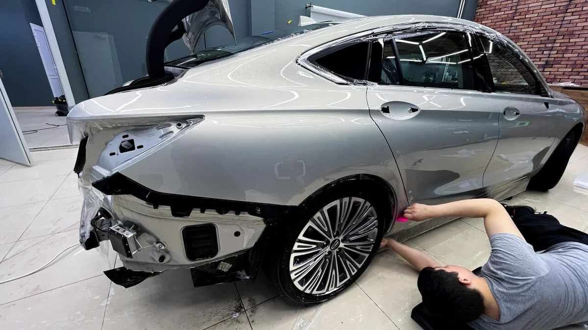 Hongqi H5 после оклейки защитной плёнкой