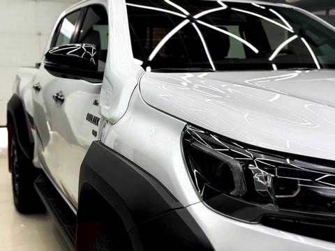 Toyota Hilux — фото 27