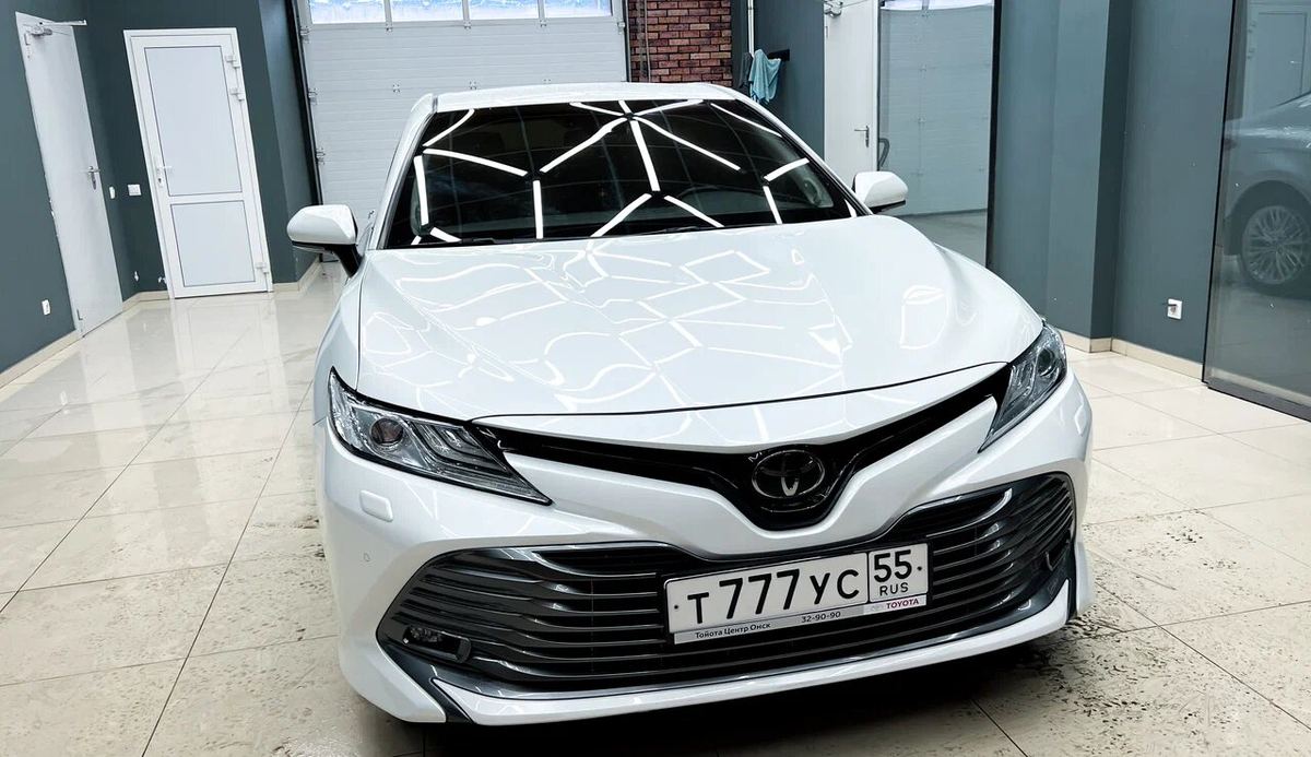 Toyota Camry после оклейки защитной плёнкой